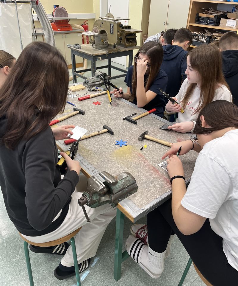 8. r - Tehniški dan 