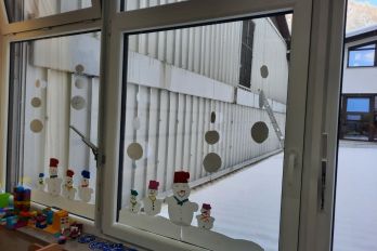 2. tehniški dan učencev 2. razreda Izdelovanje zimske dekoracije