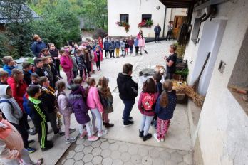1. naravoslovni dan tretješolcev Obisk eko kmetije Pri Šimnovc
