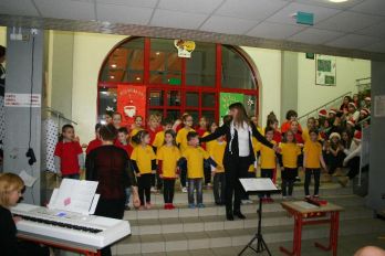 Koncert šolskih pevskih zborov in srečanje z upokojenci